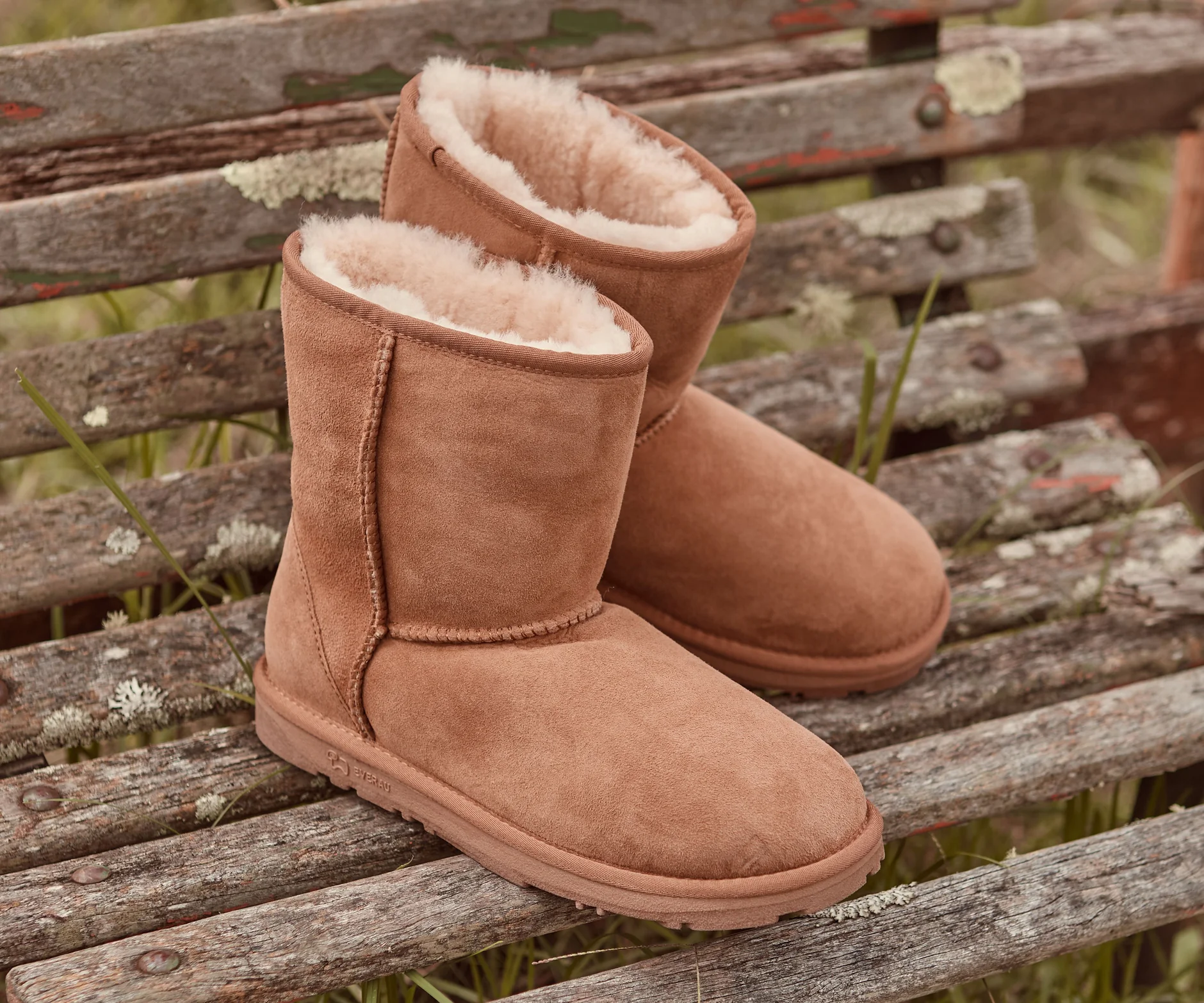 Iconic Comfort, Timeless Style